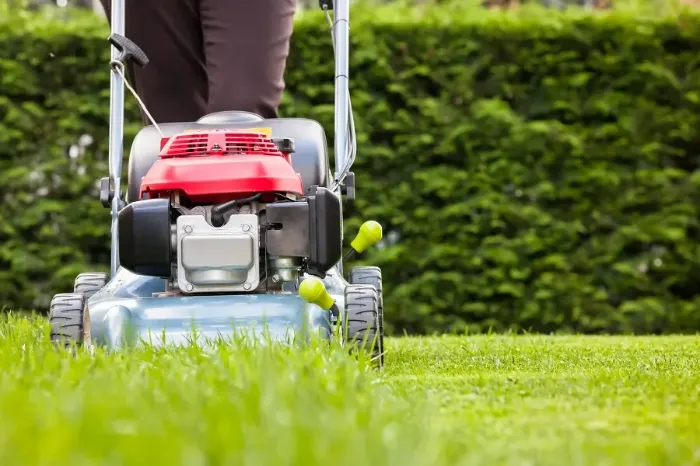 How to mow a lawn Temecula, CA